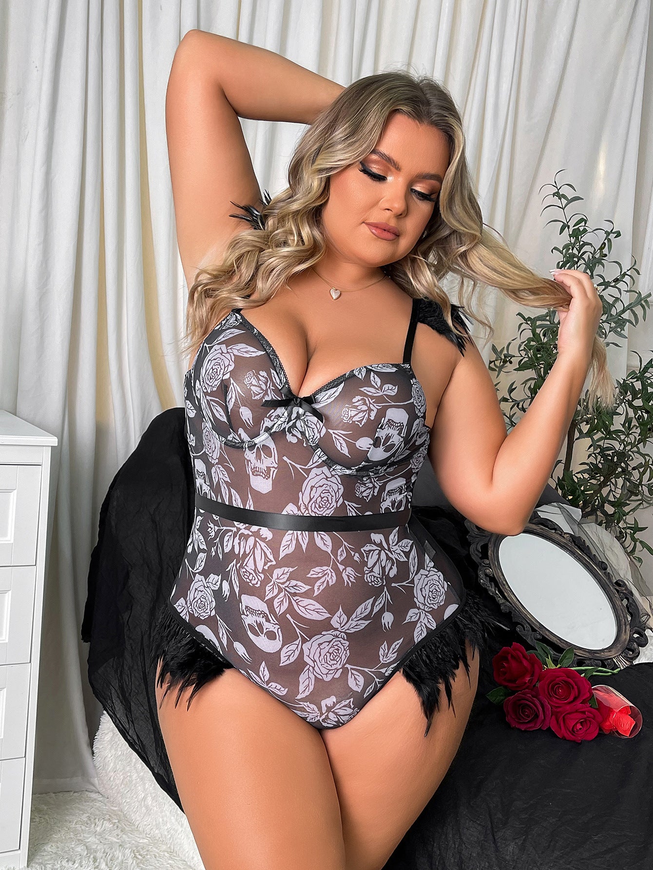 Black Plus Size Halloween Lingerie, Skull Rose Print Sheer Mesh Bodysuit for Curvy Women